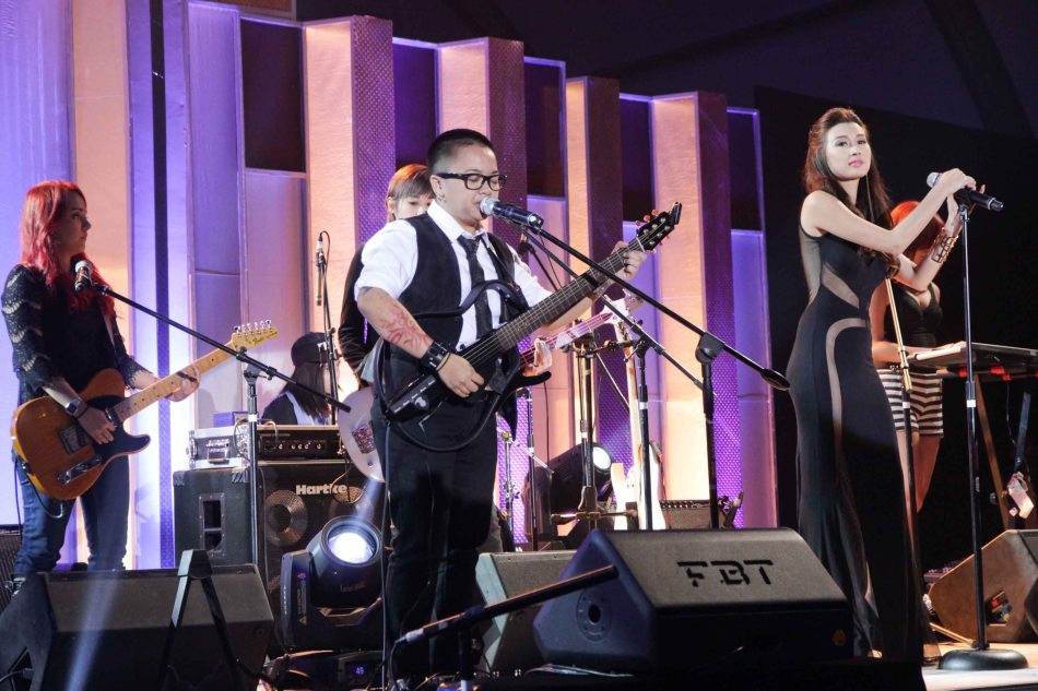 Aiza Seguerra jams with General Luna during 36th URIAN awards night at the NBC tent last June 18, 2013. Photo by Jude Bautista