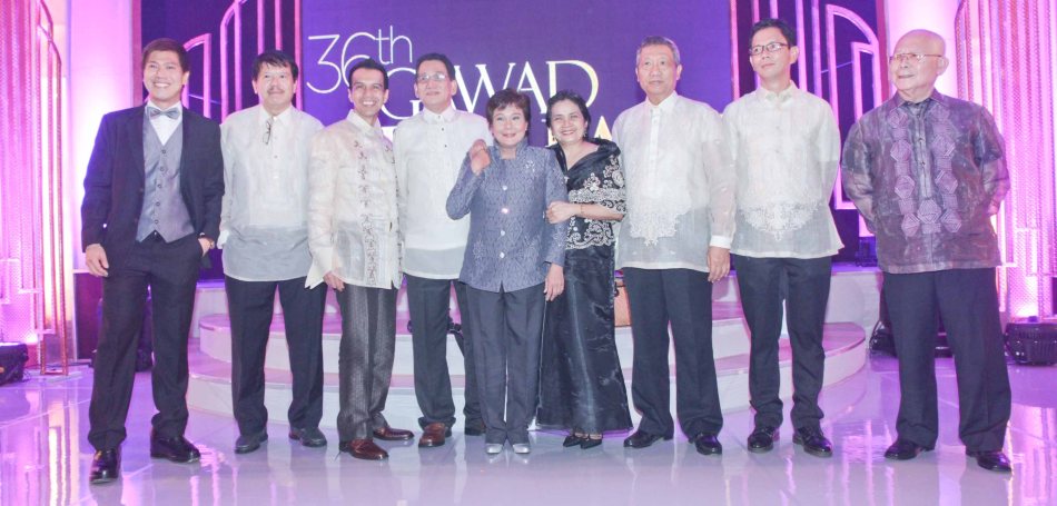 Superstar with Manunuri Ng Pelikulang Pilipino- from right:  Natl Artist for Literature Bien Lumbera, Rolando Tolentino, Dr. Nick Tiongson, Benilda Santos, Best Actress Nora Aunor (THYWOMB), Tito Valiente, Dr. Mike Rapatan, Mario Hernando and Butch Francisco. Pic was taken during 36th URIAN awards night at the NBC tent last June 18, 2013. Photo by Jude Bautista