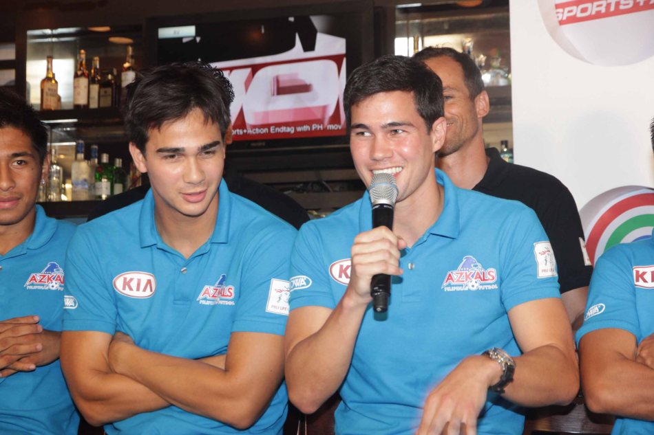 CLEAR endorsers from left: James and Phil Younghusband at OUTBACK Steakhouse last June 4, 2014. Photo by Jude Bautista