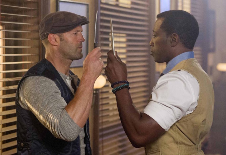from left: Jason Statham and Wesley Snipes show off their knife skills. Catch EXPENDABLES3 in Resort’s World Manila, Eastwood Mall and Lucky Chinatown Mall.