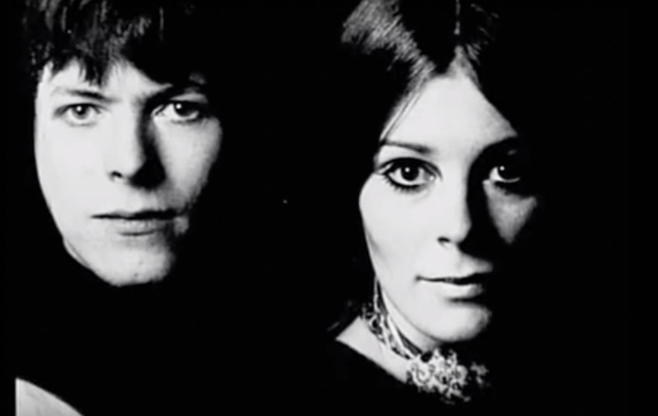 Bowie fell in love with dancer and costume designer Hermione Farthingale—while training under Lindsay Kemp (who was also his lover).